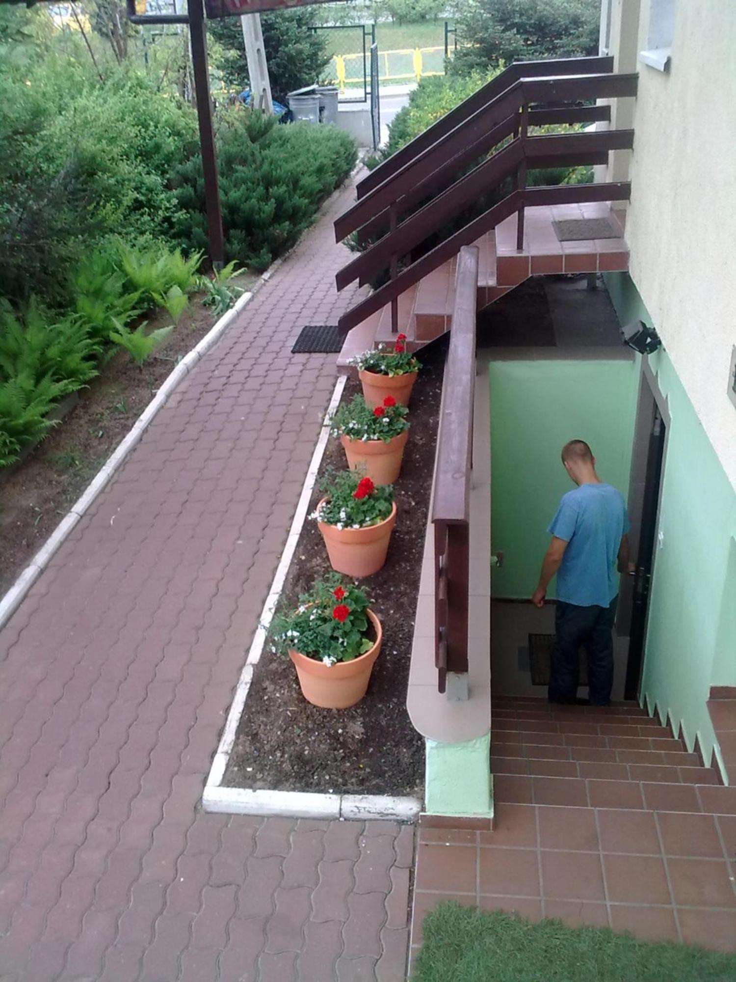 Apartamenty, Pokoje, Noclegi Pracownicze " Skarpa" ويلكاسي المظهر الخارجي الصورة