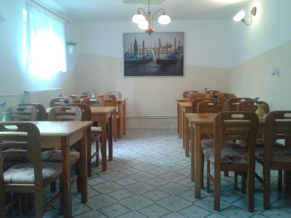 Apartamenty, Pokoje, Noclegi Pracownicze " Skarpa" ويلكاسي المظهر الخارجي الصورة